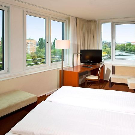 Adrema Hotel Берлін Екстер'єр фото