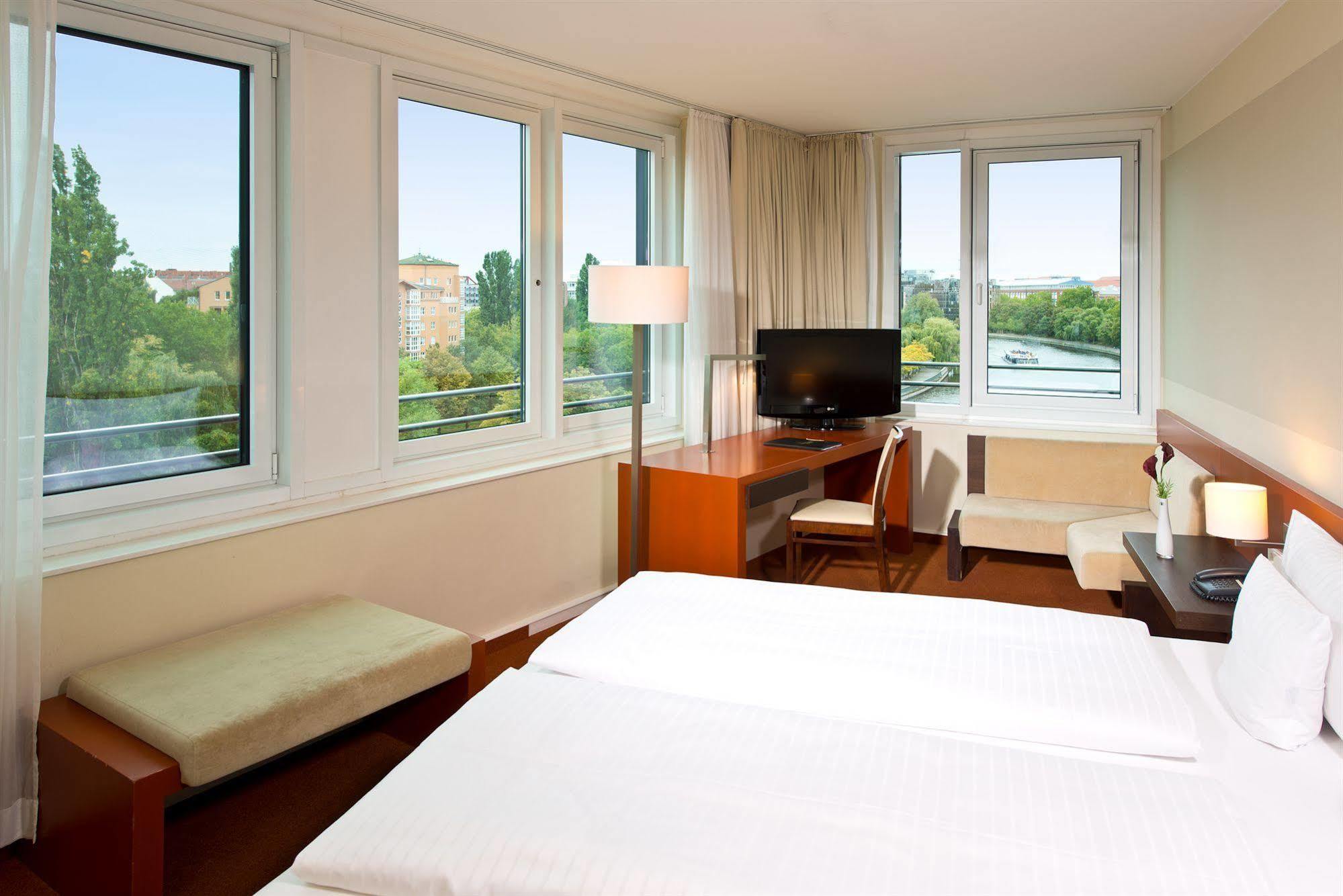 Adrema Hotel Берлін Екстер'єр фото