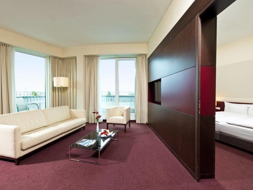 Adrema Hotel Берлін Екстер'єр фото